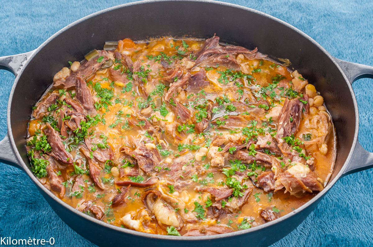 Photo de recette d'estouffat, plat unique, haricots blancs, coco, mojette, tarbais, cnfit, canard, porc, légumes, facile, plat unique, Kilomètre-0, blog de cuisine réalisée à partir de produits de saison et issus de circuits courts
