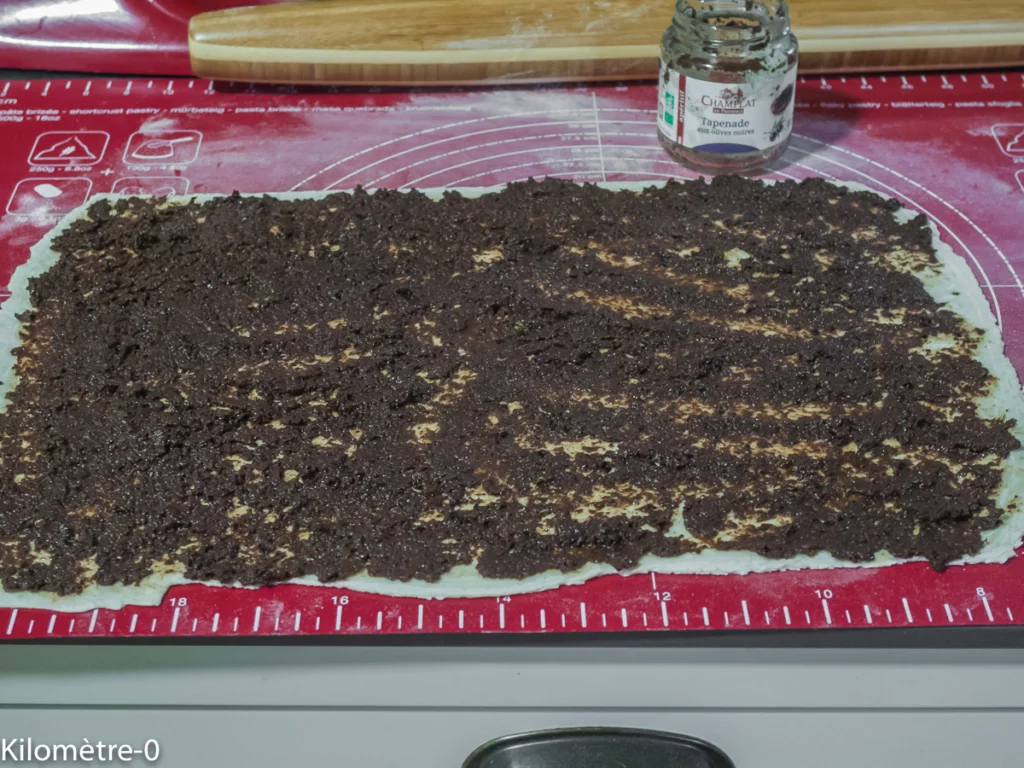 Escargots feuilletés à la tapenade (apéro très facile) - Étape 1