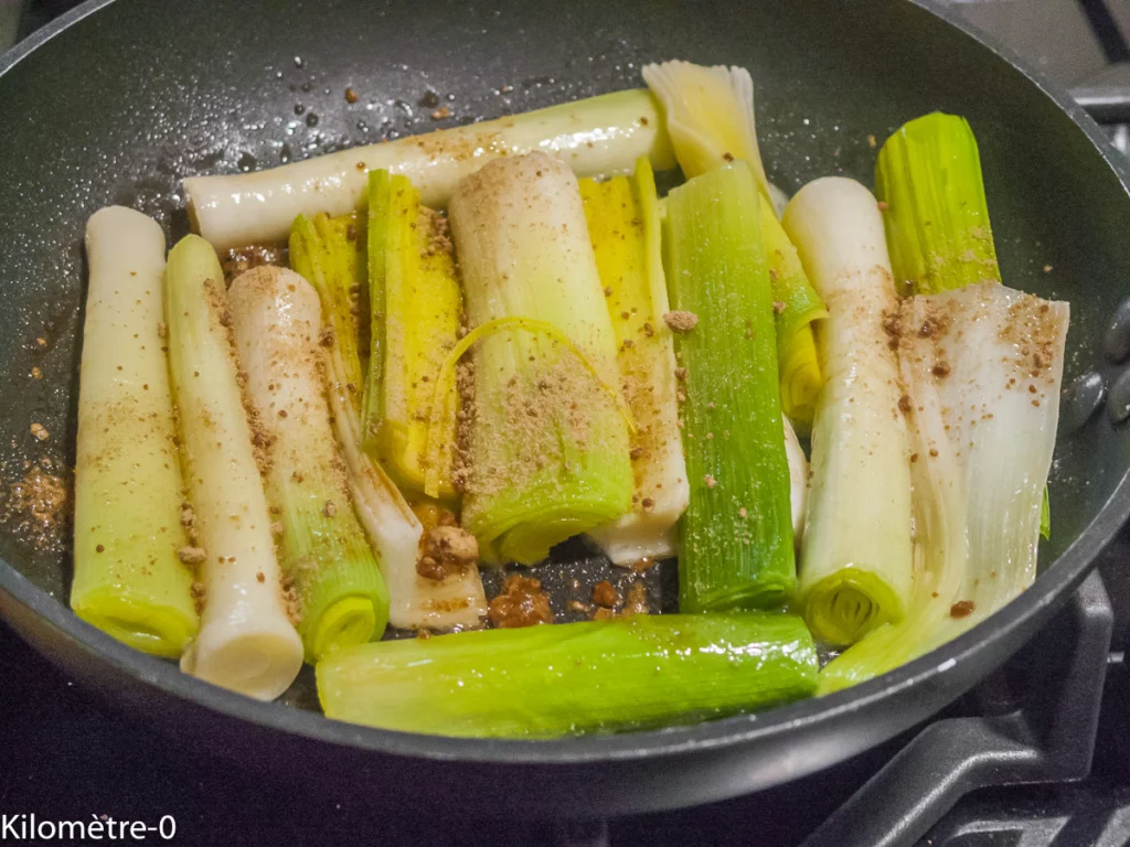 Poireaux à l&rsquo;orange, crumble au parmesan sur lit de yaourt grec de brebis - Étape 4