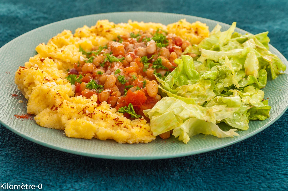 Photo de recette de haricots blancs, légumineuses, haricots secs, polenta, légumes, économique, bio, céréales, végé, végétarien, bio, Kilomètre-0, blog de cuisine réalisée à partir de produits de saison et issus de circuits courts