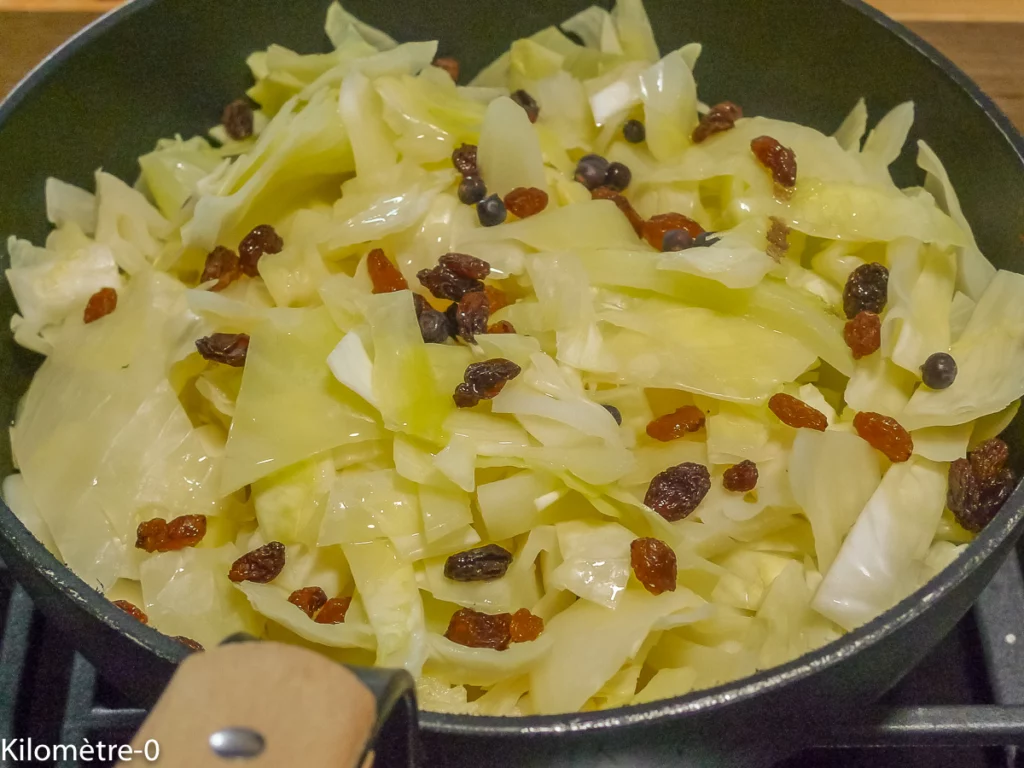 Chou blanc aux raisins secs et au jambon - Étape 3