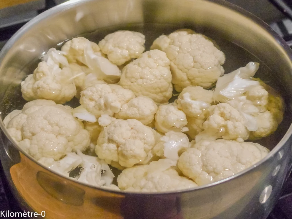 Chou fleur aux lardons, roquefort et noix - Étape 2