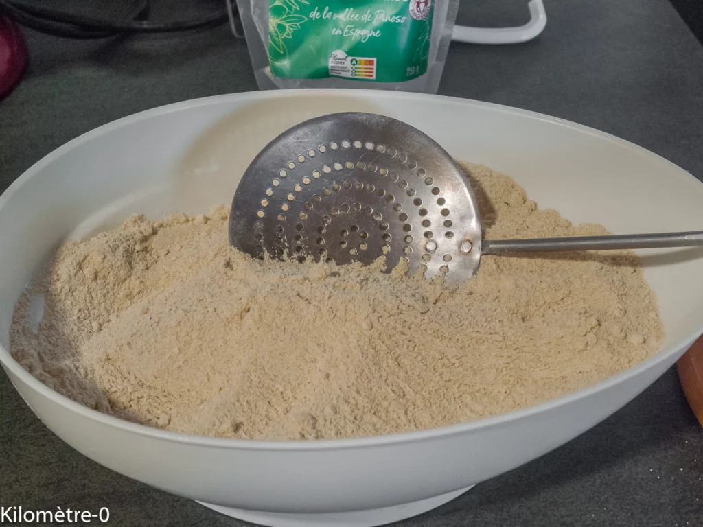 Gâteau du matin aux cerises, pistaches et amandes - Étape 3