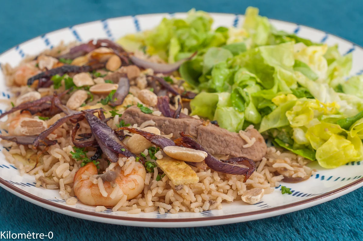 Photo de recette de Nasi goreng, cuisine du monde, cuisine indonésienne, riz, céréales, viande, porc, crevettes, facile, économique, bio, healthy, plat complet, plat unique, de Kilomètre-0, blog de cuisine réalisée à partir de produits de saison et issus de circuits courts