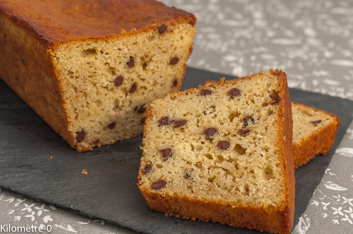 Photo de recette de cake, gâteau, gâteau du matin, goûter, facile, rapide, gourmand, bio, healthy, citron, pépites de chocolat, chocolat, agrumes, douceur, Kilomètre-0, blog de cuisine réalisée à partir de produits de saison et issus de circuits courts