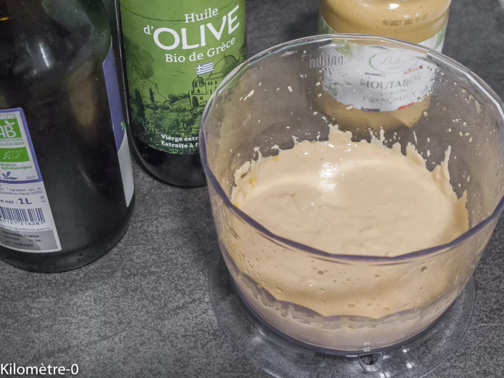 Salade de choux aux carottes et raisins secs, mayonnaise aux haricots blancs - Étape 3