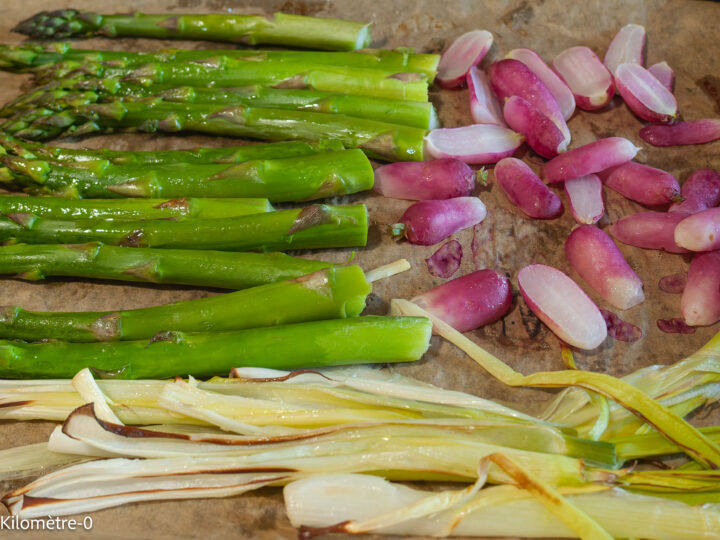 Saumon aux asperges vertes, radis et oignons nouveaux au four — étape 2