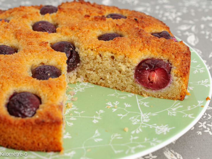 Recette de Kilomètre-0, gâteau, dessert, cerises, amande, farine d'amandes, amaretto, liqueur, gourmand, facile, gourmand, printemps, été,