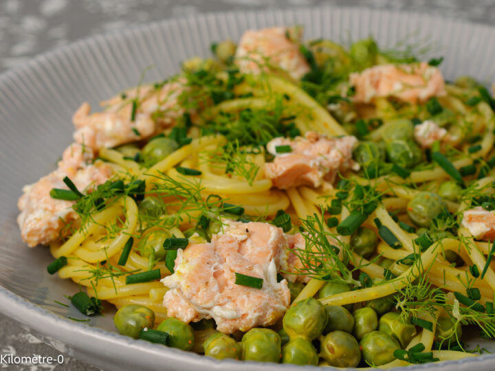 Recette de pâtes, poisson, saumon, petits pois, légumes, fines herbes, aneth, facile, curcuma, kilomètre-0,