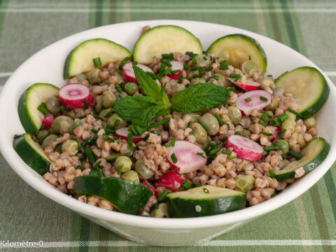 Recette de salade , céréales, végé, végétarien, complète, facile, légumes, sarrasin, graines de sarrasin, courgettes, radis, petits pois, printemps, été, légère, healthy, saine,