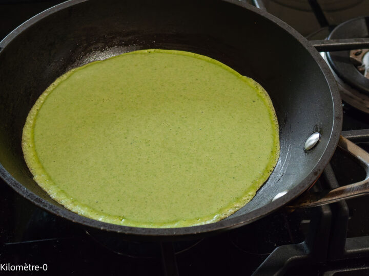 Crêpes vertes, sauce yaourt, truite et petits pois — étape 9