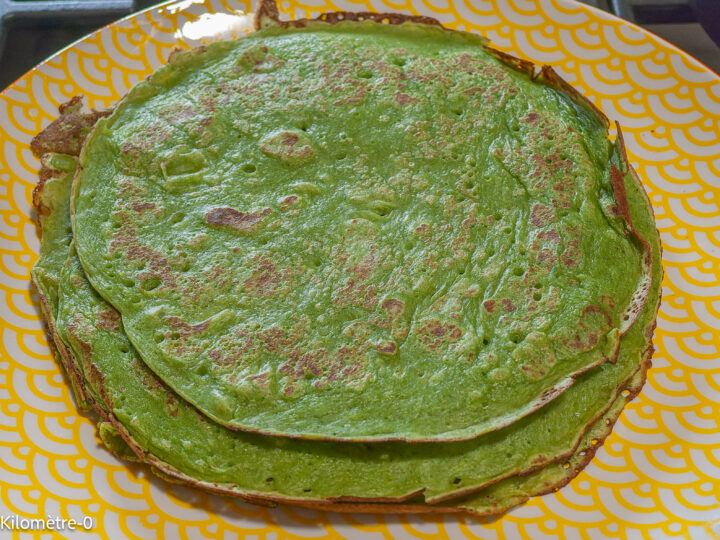 Crêpes vertes, sauce yaourt, truite et petits pois — étape 12