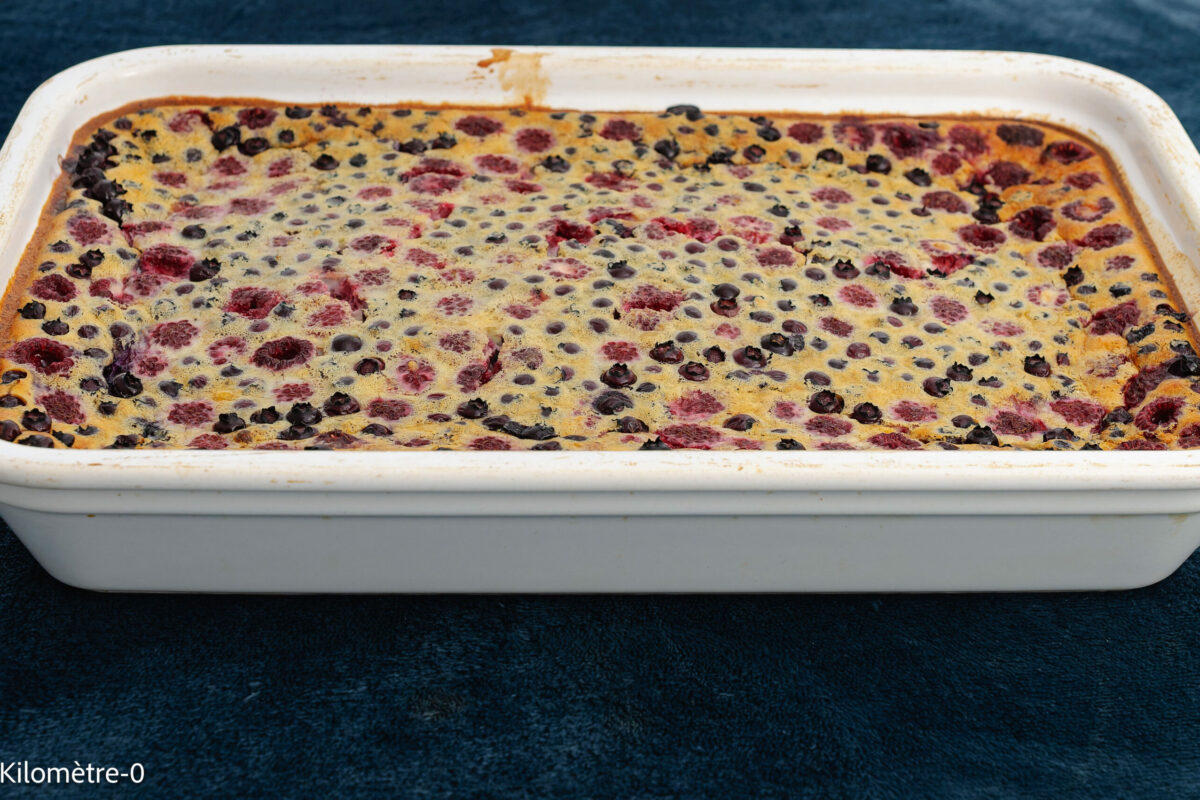 Recette végétarienne de far aux fruits rouges — myrtille et vanille en poudre