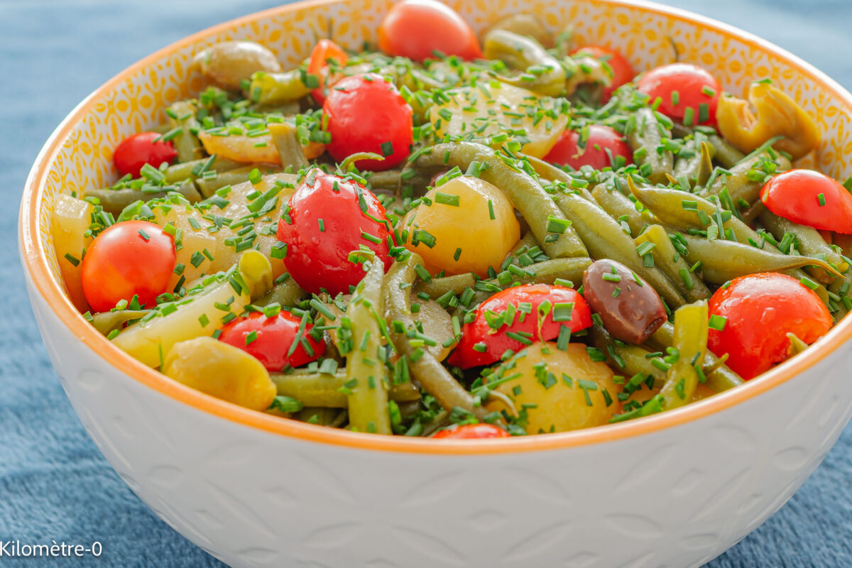 Recette sans gluten de salade de haricots verts, pommes de terre, tomates et olives — vinaigre balsamique