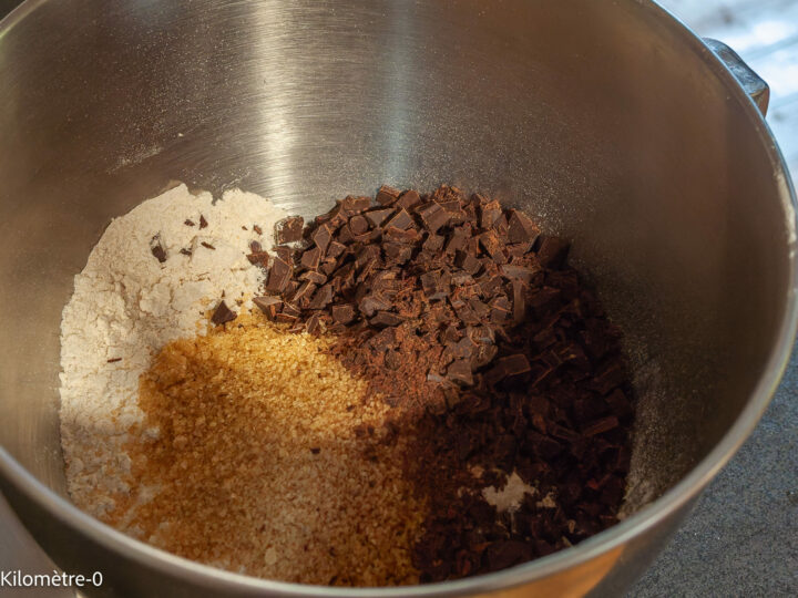 Préparation de cookies aux pépites de chocolat, étape 3 sur 9